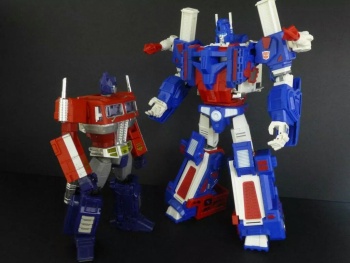 [Masterpiece Tiers] KFC EM P3 CITIZEN STACK aka ULTRA MAGNUS - Sortie Avril 2014 NyuLFooD