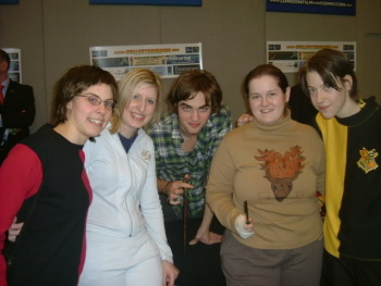 11 Julio - Nuevas/Antiguas fotos de Rob en Collectormania!!! (2006) Qb7LQFiA