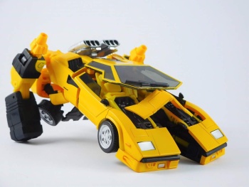 [Masterpiece Tiers] OMNIGONIX V-01 SPINOUT aka SUNSTREAKER - Sortie Début 2016 - Page 4 XHPx84Xa