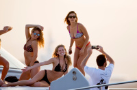 Nina Dobrev vacationing with friends in Saint-Tropez (July 20) CGaCmEYK