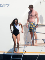 Nina Dobrev and Asustin Stowell enjoy the ocean off the cost the French Riviera (July 26) EQUfPjOZ