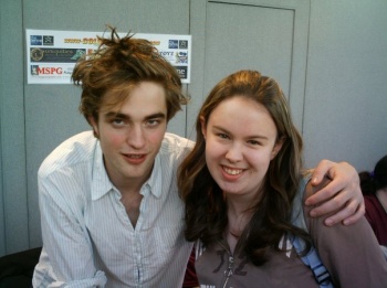 11 Julio - Nuevas/Antiguas fotos de Rob en Collectormania!!! (2006) FSOtLfah