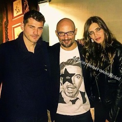 Iker y Sara con un fan  GZLUBSxy