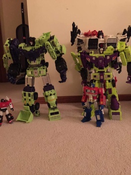 [Combiners Tiers] TOYWORLD TW-C CONSTRUCTOR aka DEVASTATOR - Sortie 2016 - Page 15 K8siXRB5