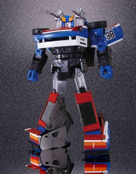 [Masterpiece Takara Tomy] MP-19 SMOKESCREEN - Sortie Décembre 2013 LEANAMyi