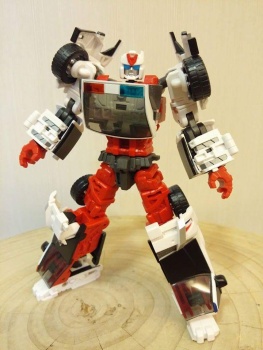 [MakeToys] Produit Tiers - Gamme MT - Basé sur les BD TF d'IDW - Page 10 VheHjMTb