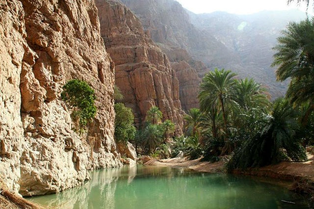 Omán (Wadi Shab), un cañón desértico con aguas turquesa.. OmanWadiShab