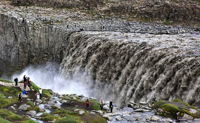 La cascada gigante Dettifoss en Islandia Canyon-dettifoss-islandia