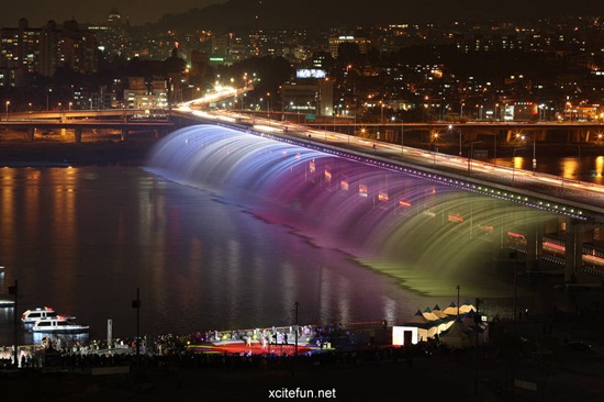 Ura interesante [Foto] 8-banpo-bridge-1