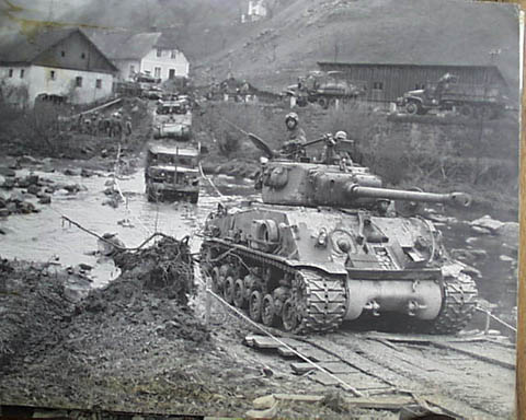 Sherman M4A8E3 corée - Page 2 PIC00010