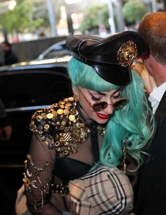 Últimos look de Lady Gaga, presentación en Australia. S_28229