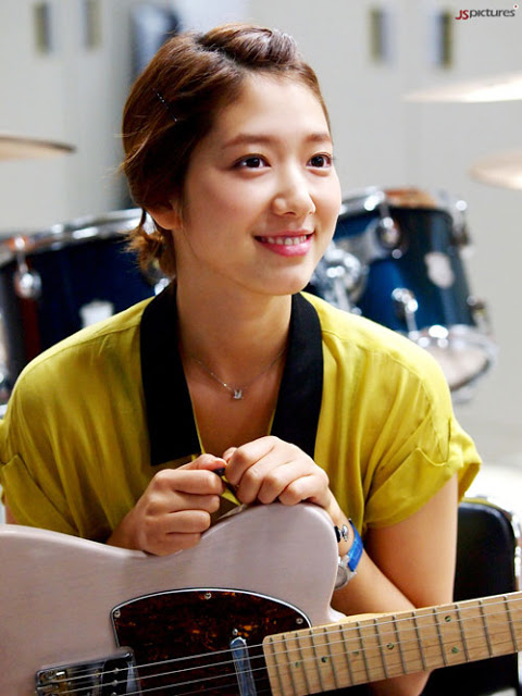 الممثلة Park Shin Hye 2011080300533_0