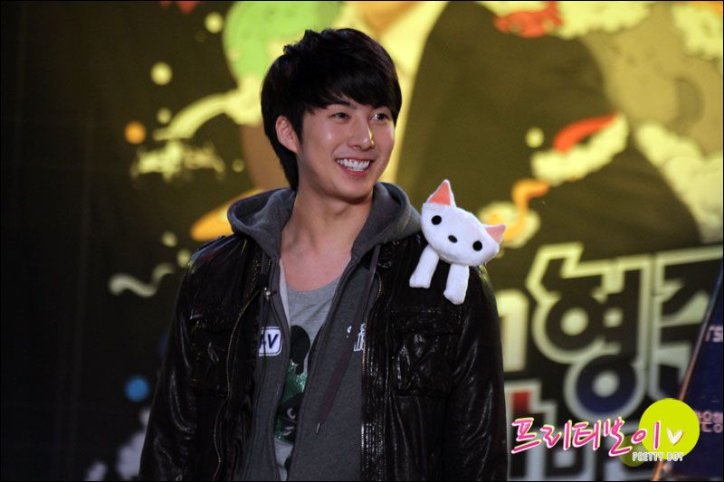 Kim Hyung Jun @ MBC Progamer Shooting (14.02.11) 3