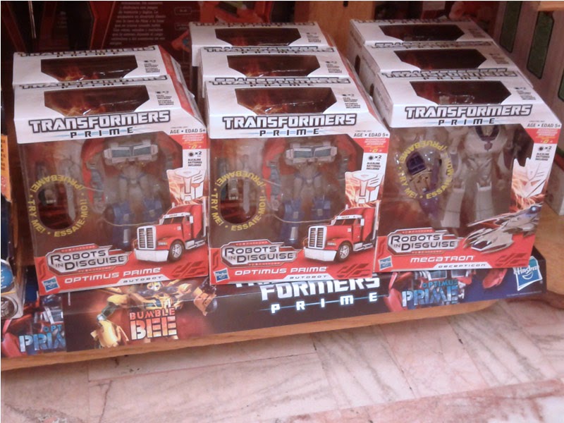 Transformers Prime en Walmart!!!!!!!!!!!! - Página 3 Transformers-Prime-Voyager-in-store