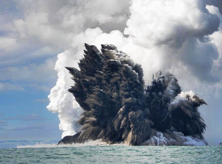 World's Biggest Deep-Sea Volcanic Eruption in 100 years Occured Near New Zealand Underwater-volcano