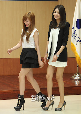 [PICS] Jessica, Tiffany, SooYoung, Seo Hyun Appointment Ceremony At Gangnam-Gu Office || 07.03.12  CEikr