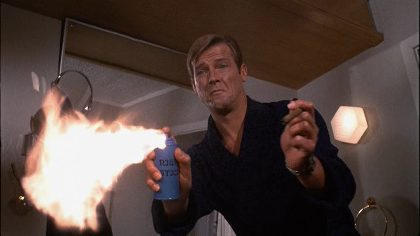 La mousse... en bombe ! Live-and-Let-Die-James-Bond-Roger-Moore-aerosol-cigar-fire