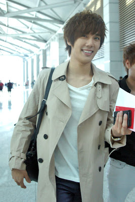 [22.07]Park Jung Min dans un drama taïwanais. 20110721_jungmin_airport_3