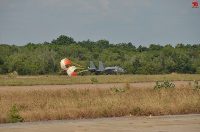 R. P. China - Página 43 Thailand%2BGripens%2Band%2BChinese%2BPLAAF%2BJ-11%2Bjoint%2Bexercises%2B13