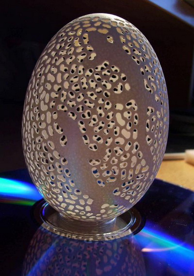 முட்டைக் கோதில் செய்யப்பட்ட கலை வடிவங்கள் Egg_carving_16