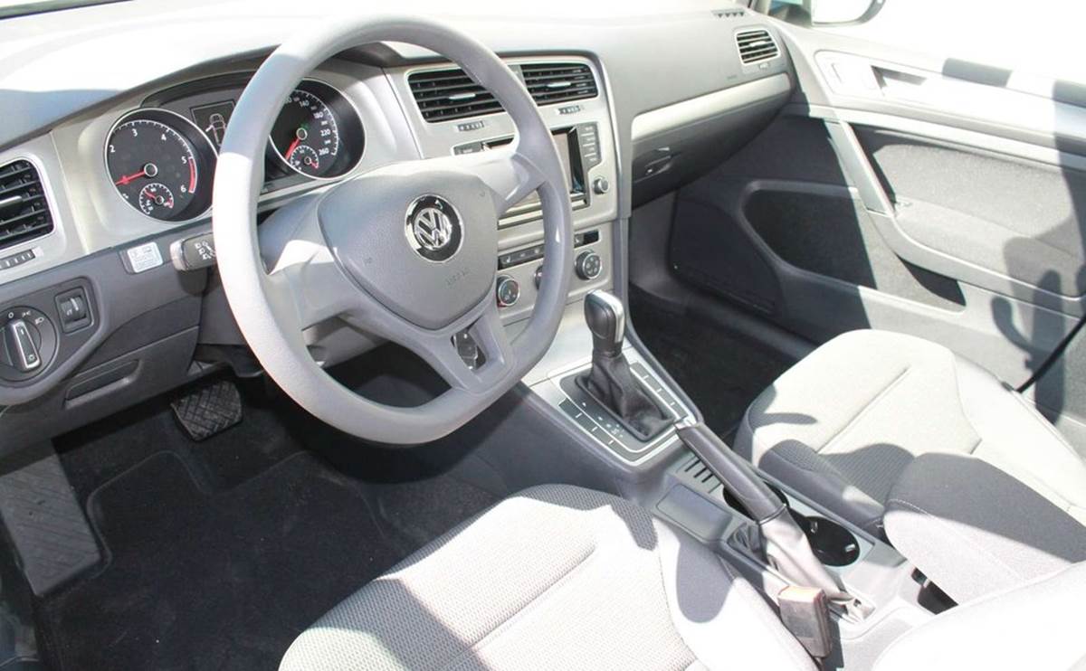 Volkswagen Golf VII - Página 23 VW%2BGolf%2BTrendline%2B(2)