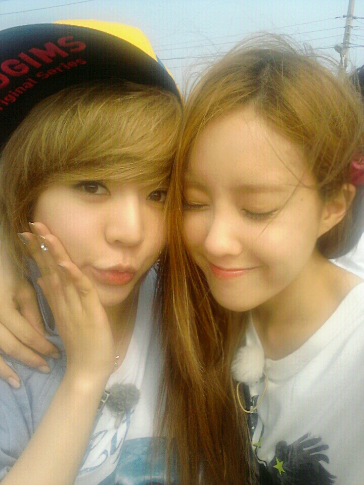 {Selca} Sunny y Hyomin 120530sunny