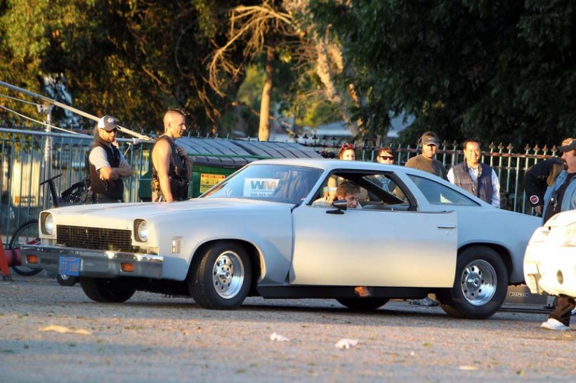 Muscle Cars  - Page 2 Ryan-gosling-drive-set-10282010-01-820x546