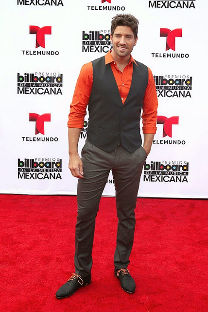 ფოტოები მექსიკური Billboard Awards წითელი ხალიჩიდან David_chocarro