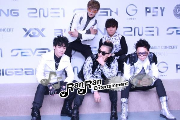 [Pics] + Fotos de la Conferencia de Prensa del YG Family Concert en Japón 2012 Post2