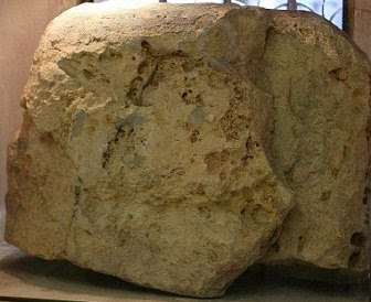 The London Stone ~ Relic From A Lost City? London-stone-3