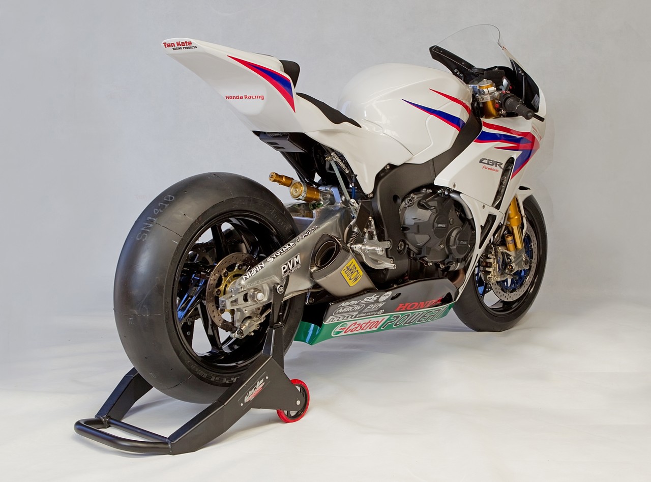 Machines de courses ( Race bikes ) - Page 8 Honda%2BCBR%2B1000%2BRR%2BTeam%2BTenKate%2B2012%2B05