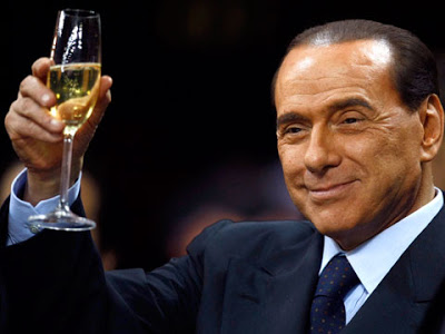 Berlusconi, miembro de la logia masónica P2 (Propaganda Due) Sb_7