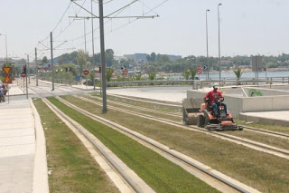 Μηχανή του γκαζόν αναπτύσσει ταχύτητα 210 χιλιομέτρων την ώρα! %CE%B1