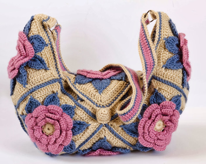 كروشيه/ حقيبة يد مفروشة باحلى الورود  - Romantic Doily Bag with roses Bag1M3