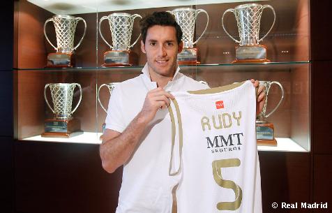  Rudy Fernández firma su contrato con el Real Madrid: Rudy4