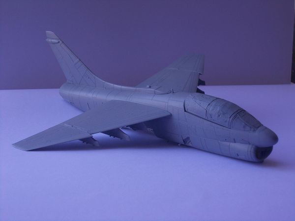  A7K Corsair II 1/72 - Hobby Boss. Tn_DSCN0993