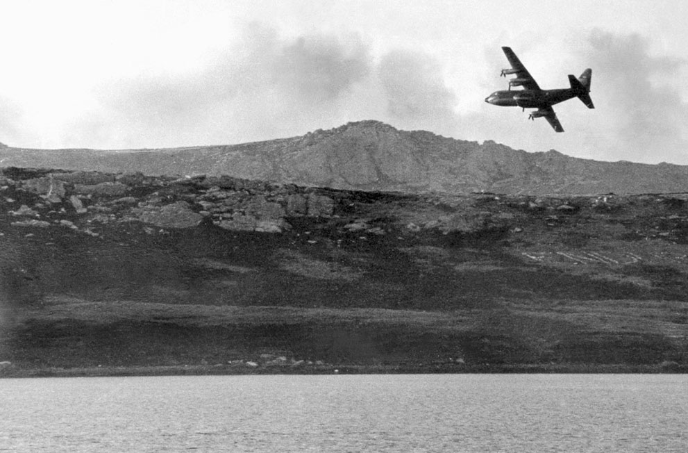 60 años del primer vuelo del Lockheed C-130 Hercules S_f12_RTR1O2LB