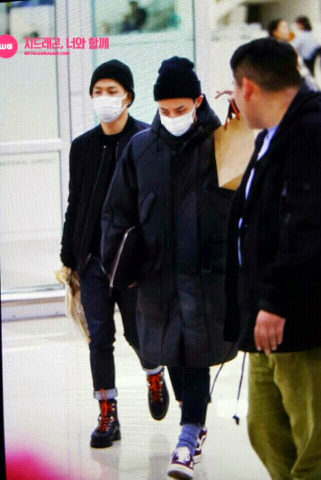 [24/11/2014][Vid/Pho] TOP, GD và Taeyang tại sân bay Gimpo trở về từ Nhật Bigbang-gimpo-1124_044