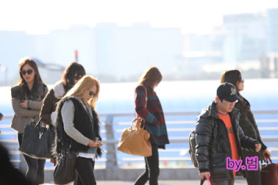 [PICS] SNSD @ New York City Pictures + Japanese Mobile Fansite Photo || 03.02.12 01