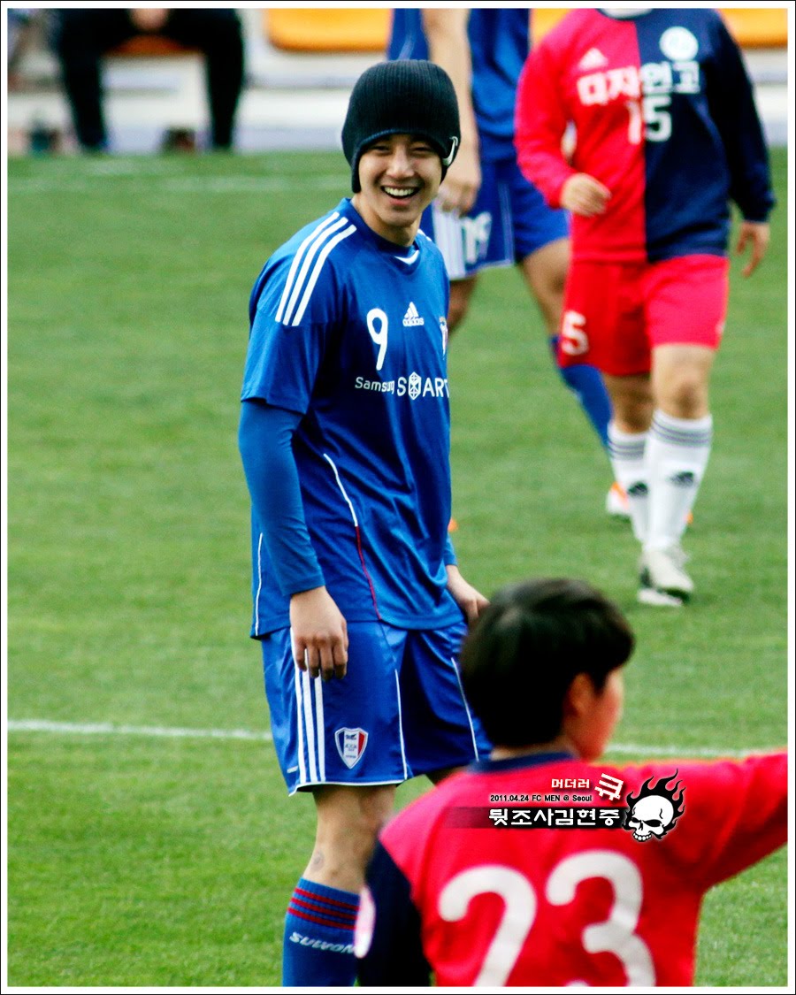 Kim Hyun Joong, Eye Candy En el campo de fútbol A7%255B1%255D