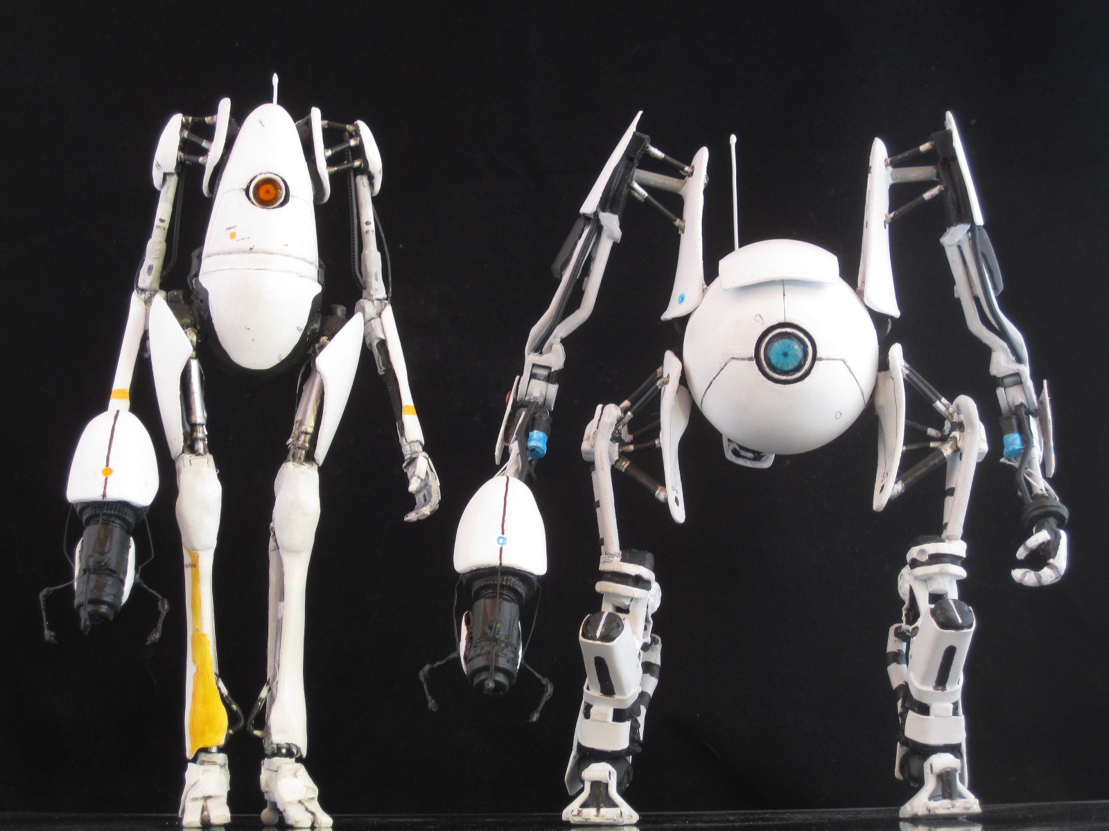 portal 2 robots Atlas et P-body action figure Portal%2B2%2Batlas%2B%2526%2Bp-body%2Bfinal%2B007