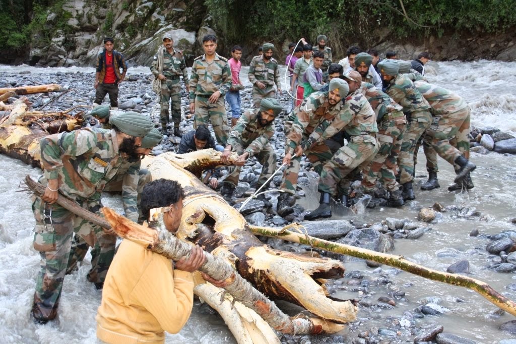 உத்தரகண்டில் இந்திய ராணுவ வீரர்களின் மீட்பு பணிகளின் தொகுப்பு  IMG_0287-730620