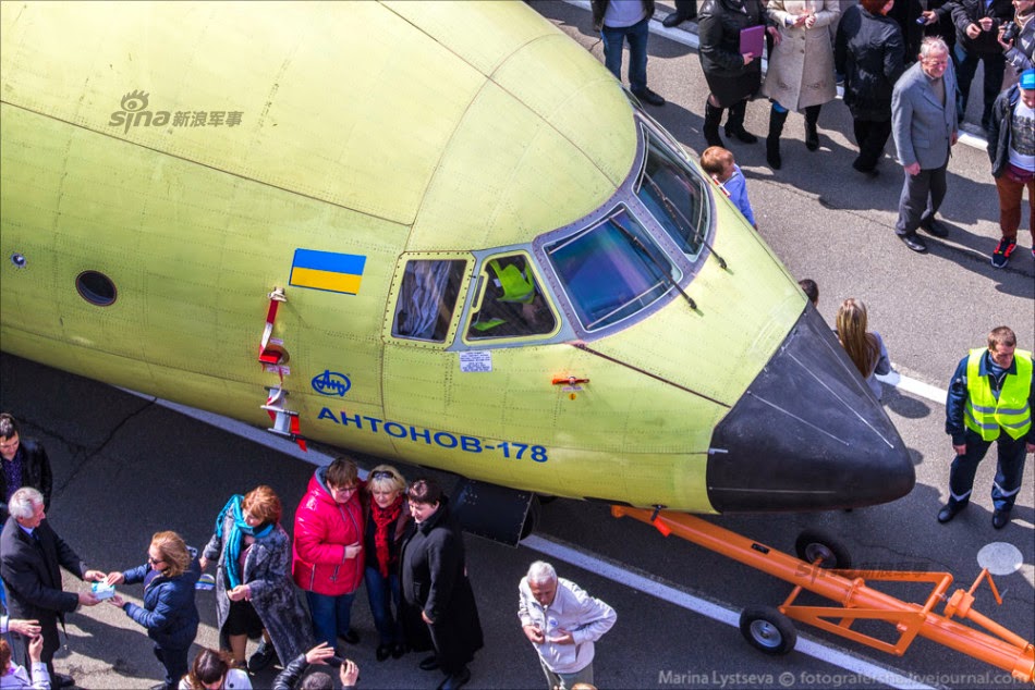 Ucrania Ukrainian%2BAntonov%2BAn-178%2Bshort-range%2Bmedium-airlift%2Bmilitary%2Btransport%2Baircraft%2B8