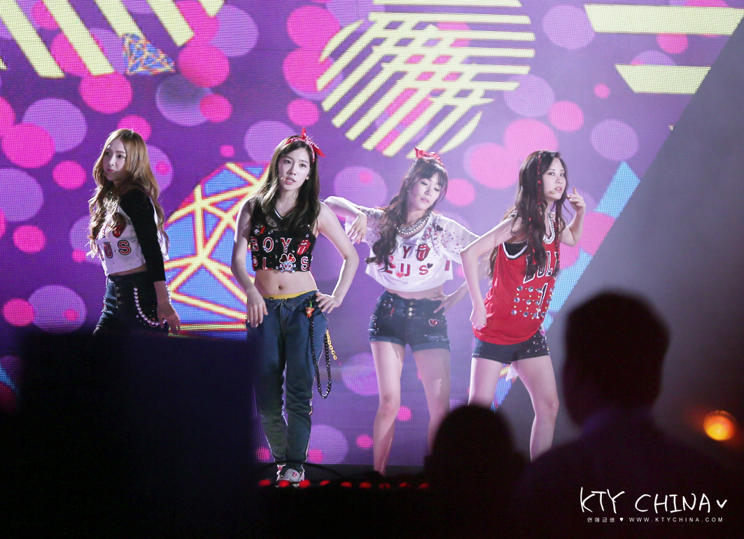 [PIC][01-09-2013]Hình ảnh mới nhất từ "Incheon Korean Music Wave 2013" của SNSD và MC YulTi vào tối nay - Page 4 5I4A0918