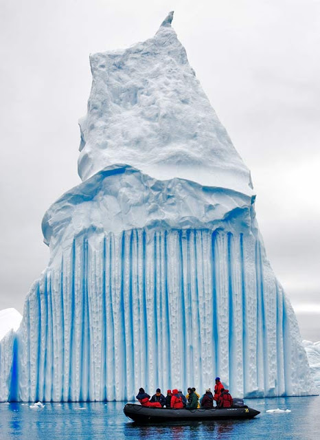 الجبال الجليدية الملونة Striped-iceberg-4%5B3%5D