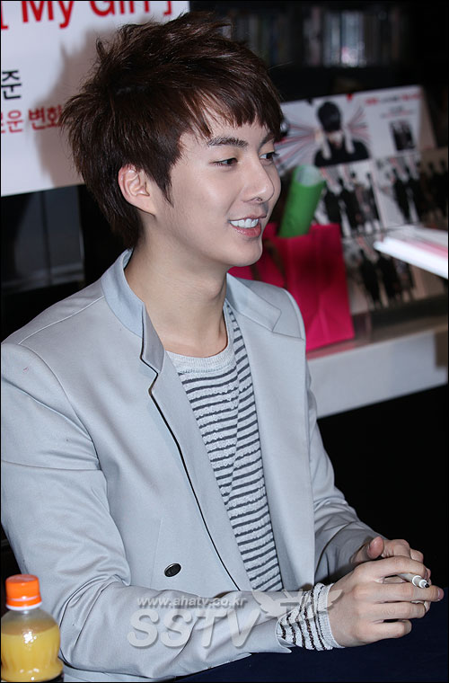 Kim Hyung Jun Comeback Stage @ Music Core + Fansigning Event  6