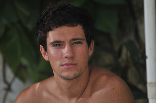 Actores para la saga Hush Hush - Página 2 Drew-Roy