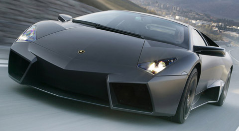 صور: مزارع صيني يصنع سيارة لامبورغيني من الخردة !  Lamborghini-reventon-on-the-road-thumbnail