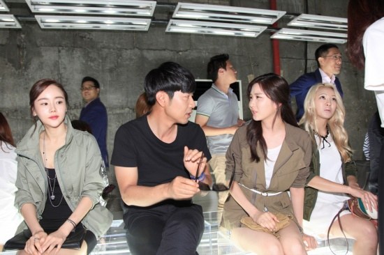 [PIC][26-06-2013]HyoYeon và SeoHyun xuất hiện tại "The Kolon Sport 2013 F/W Fashion Show" vào chiều nay 3