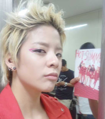 [15.07]CSJH (Dana & Sunday) et F (x) dans les coulisses de Music Bank[Photos] 20110715_amber_4